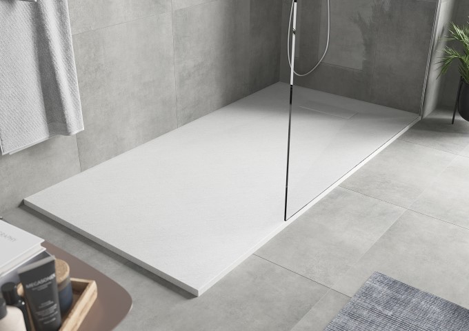 Prhalne kabine z kadilom v hoji