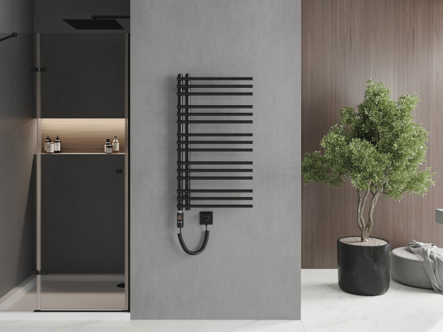 električni grelnik v kopalnici