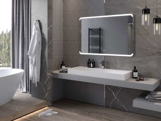 Stensko ogledalo z osvetlitvijo