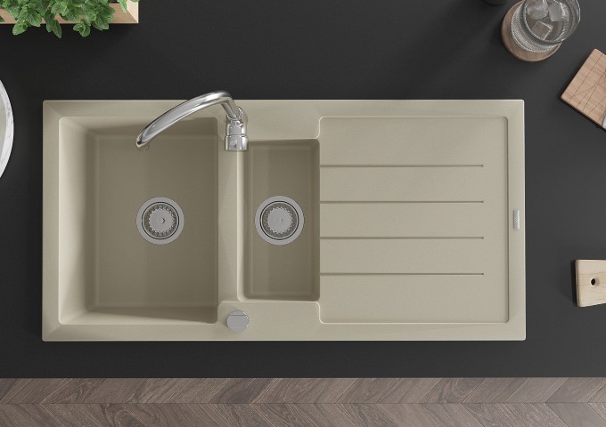 Granitna pomivalna korita z armaturo in sifonom