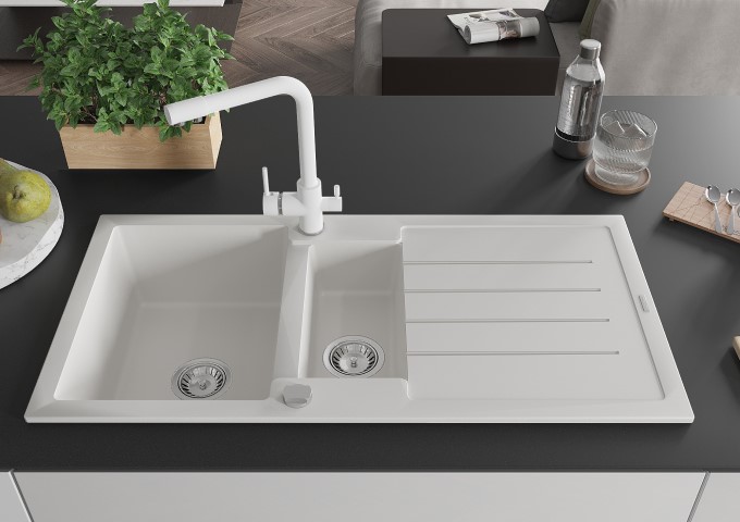 Bele kuhinjske armature z izvlečnim izlivom