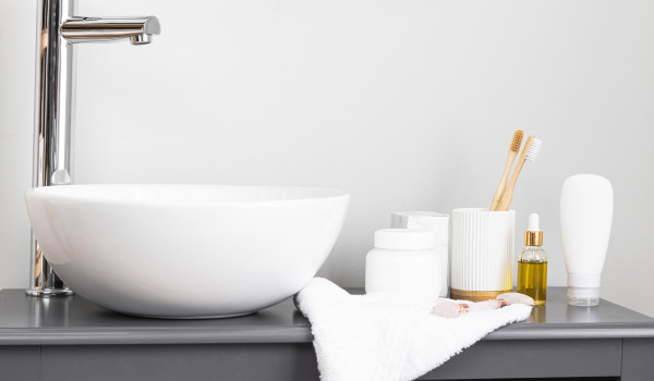 Visoko ali klasično? Visoke umivalniške pipe.