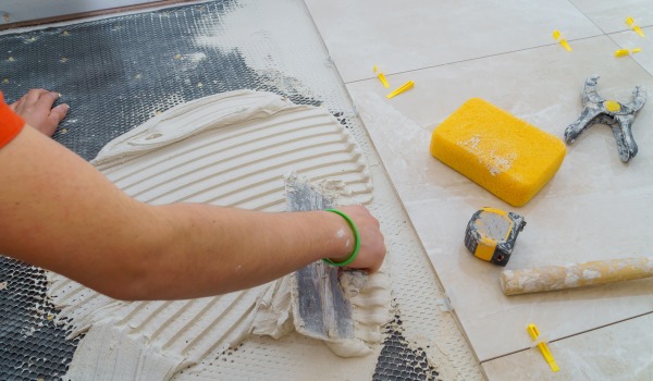 Kateri lepilo za ploščice izbrati?