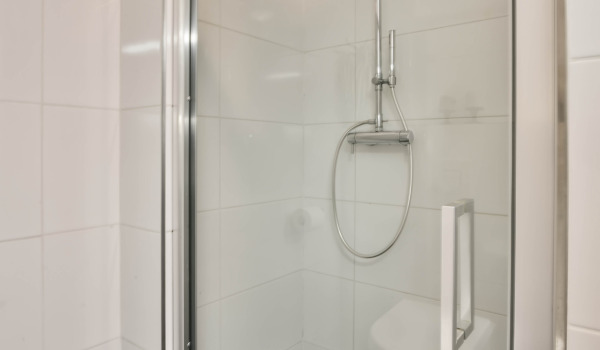 Najbolj priljubljeni drsni komplet za prho