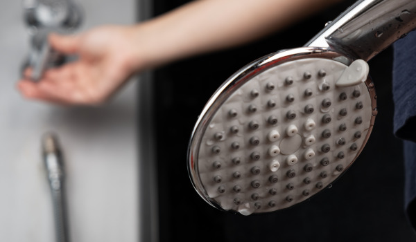 Udobna kopalnica - najboljša pršnična roka