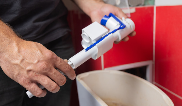 Kako odstraniti kamen v splakovalniku?