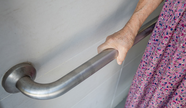 Komu so namenjena stenska držala?