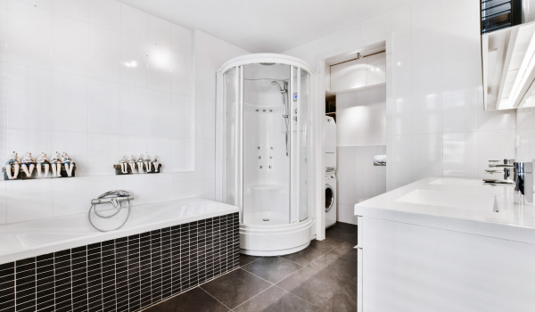 Ideje za kopalnico z polkrožnim tušem