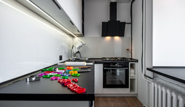 Kakšno svetlobo izbrati za kuhinjo? Toplo ali hladno?