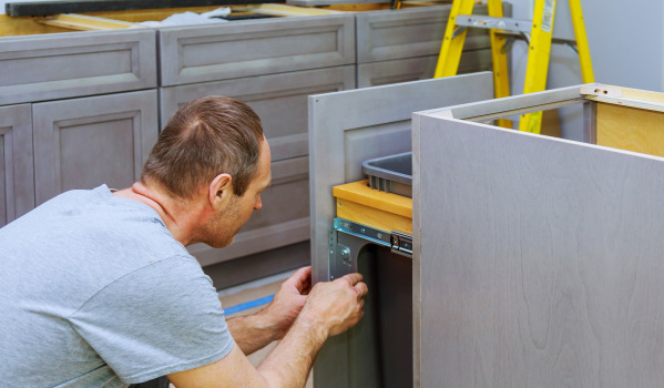 Koš pod pomivalnim koritom? Nikakor!