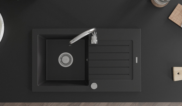 S čim očistiti črno korito? Nekaj praktičnih nasvetov