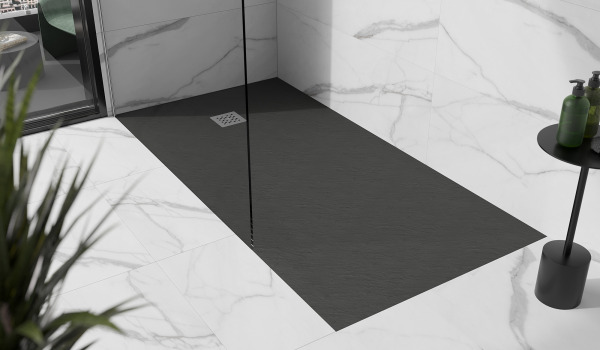 Marmorirana kopalnica s kadjo