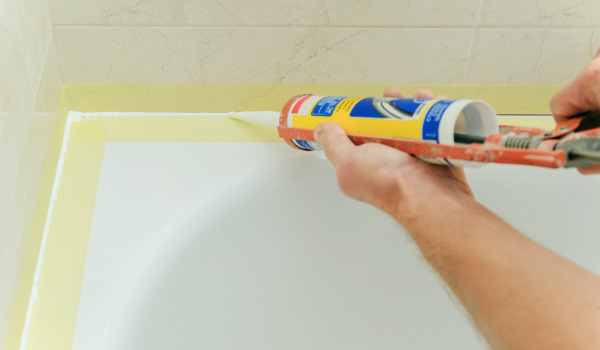 Kako namestiti polkrožni tuš kad?