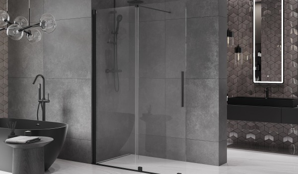 Drsna tuš stena - idealna rešitev za majhne kopalnice