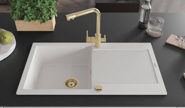 Kako namestiti pipo v pomivalno korito?