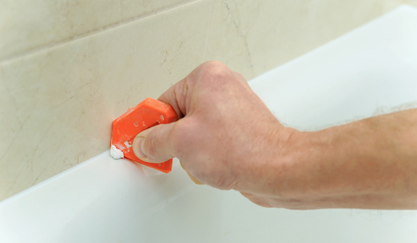 Kako zatesniti prho s kadjo?