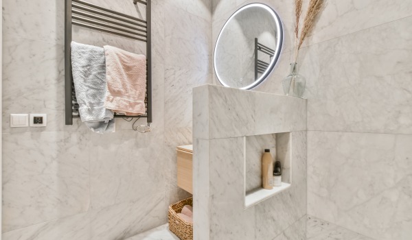 Izgube na ploščicah - kako prikriti počeno ploščico