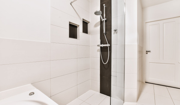 Prednosti in slabosti drsnih pršniških kompletov